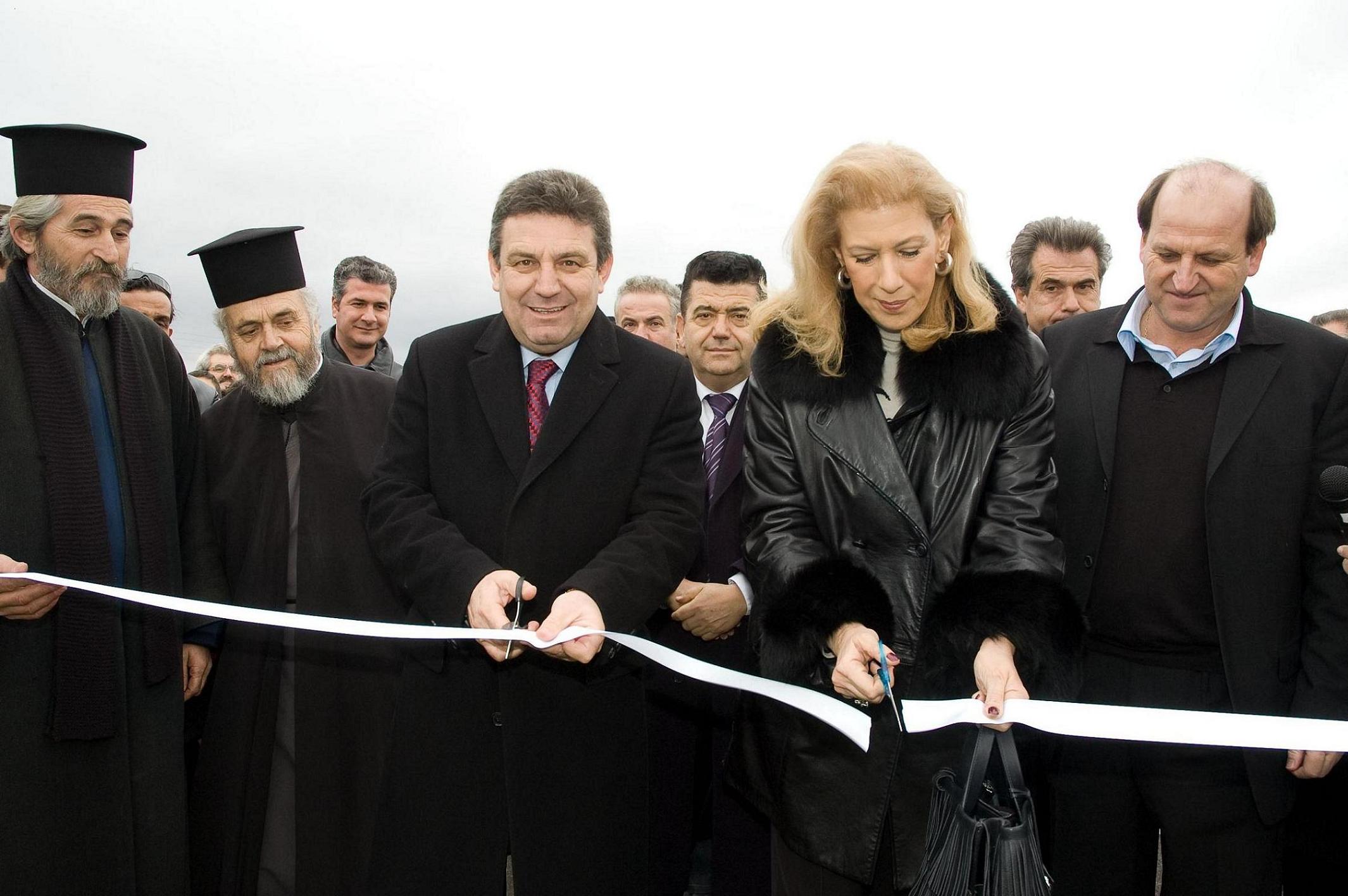 Με την κ.Ντίνα Μπέη πρώην Υπερνομάρχη Αττικής στα εγκαίνια του Αθλητικού Κέντρου Ραδιοφωνίας