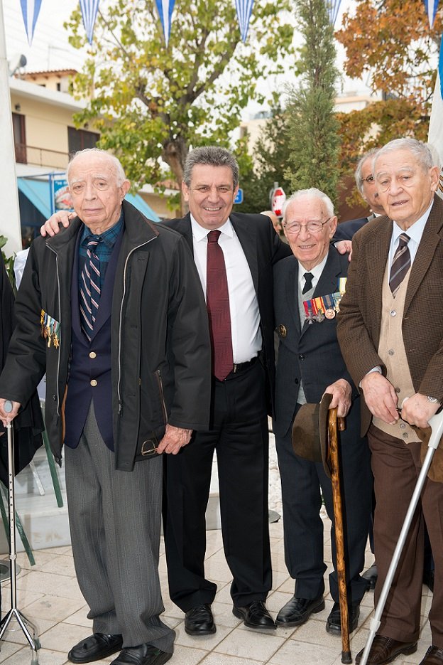 Με τους βετεράνους αγωνιστές του εκστρατευτικού Σώματος Ρίμινι στο ετήσιο μνημόσυνο στην Πλατεία Ρίμινι.