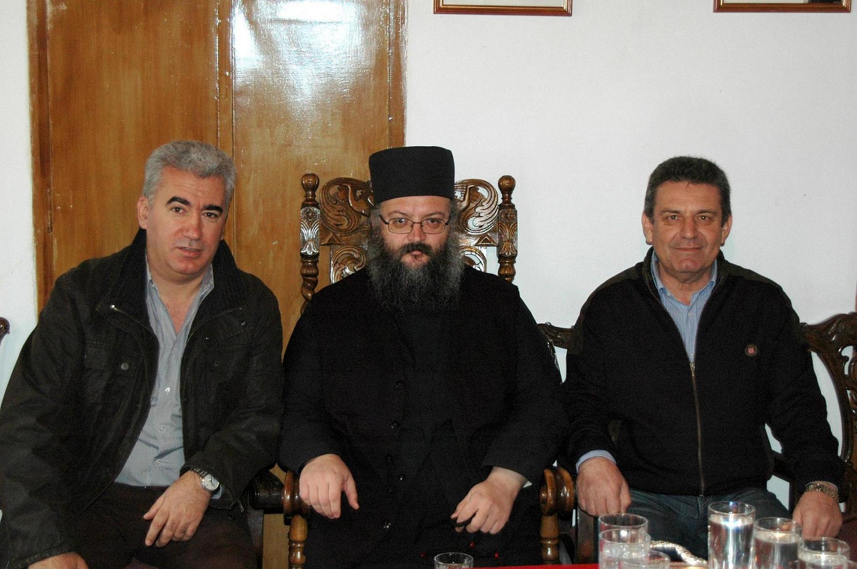Με τον Ηγούμενο της Μονής Αιμυαλών Γορτυνίας π. Δαμασκηνό, τον πρόεδρο της ΤΕΔΚ Αρκαδίας και Δήμαρχο Τρικολώνων κ. Γεώργιο Μπαρούτσα