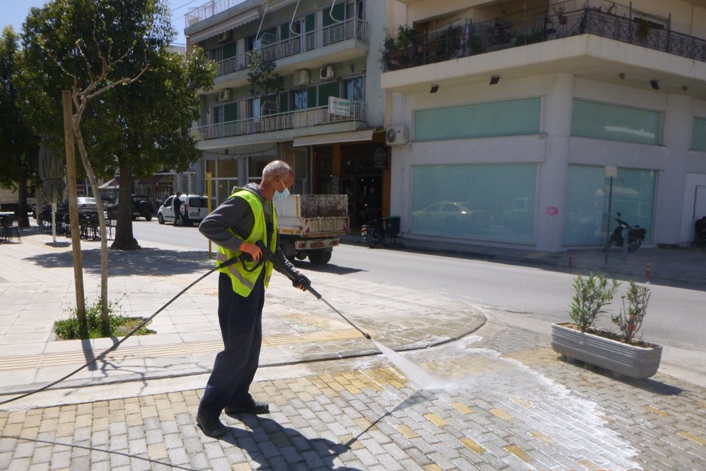 Ασπίδα προστασίας σε κοινόχρηστους χώρους από τον Δήμο Ιλίου