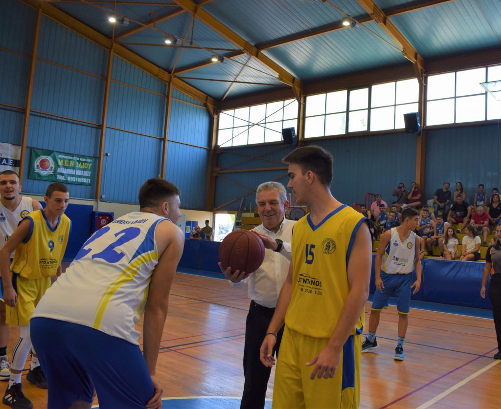 Φωτογραφία από την τελετή ονοματοδοσίας του Κλειστού Γυμναστηρίου σε «Γεώργιος Λιόσης»