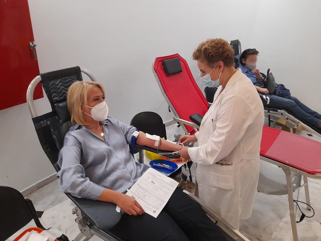 Σημαντική ενίσχυση στη Δημοτική Τράπεζα Αίματος από την εθελοντική αιμοδοσία στο Δημαρχείο Ιλίου 