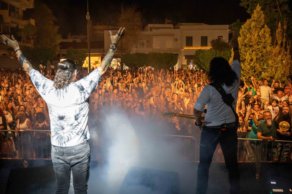 «Λευκή Νύχτα 2023» στο Ίλιον - Πλημμύρισε από κόσμο η μεγαλύτερη πολιτιστική γιορτή του Δήμου Ιλίου 