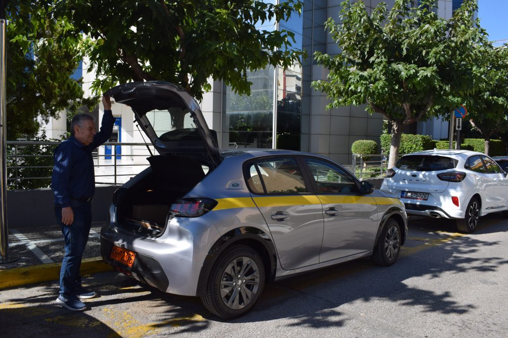 Δυο νέα, υπερσύγχρονα ηλεκτρικά οχήματα στον στόλο του Δήμου Ιλίου