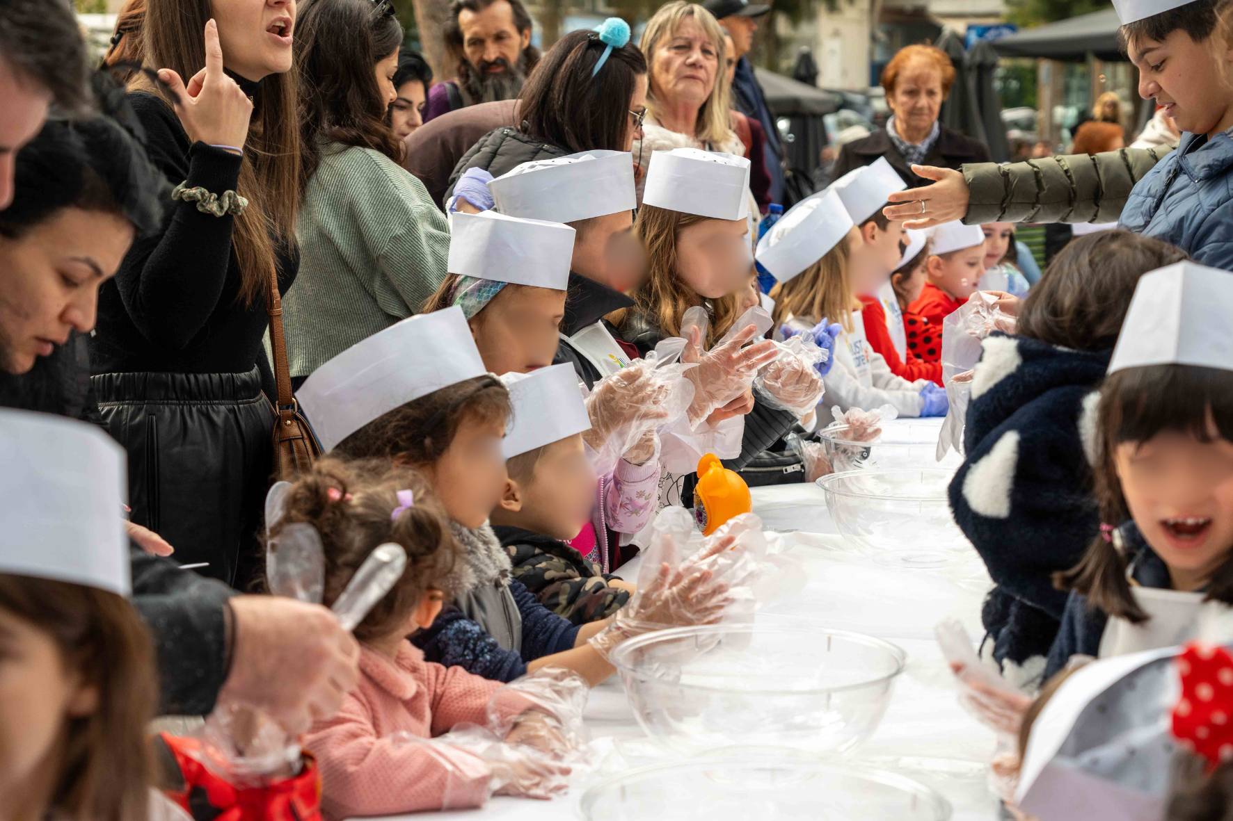 Μαζική η συμμετοχή στις αναβαθμισμένες αποκριάτικες εκδηλώσεις του Δήμου