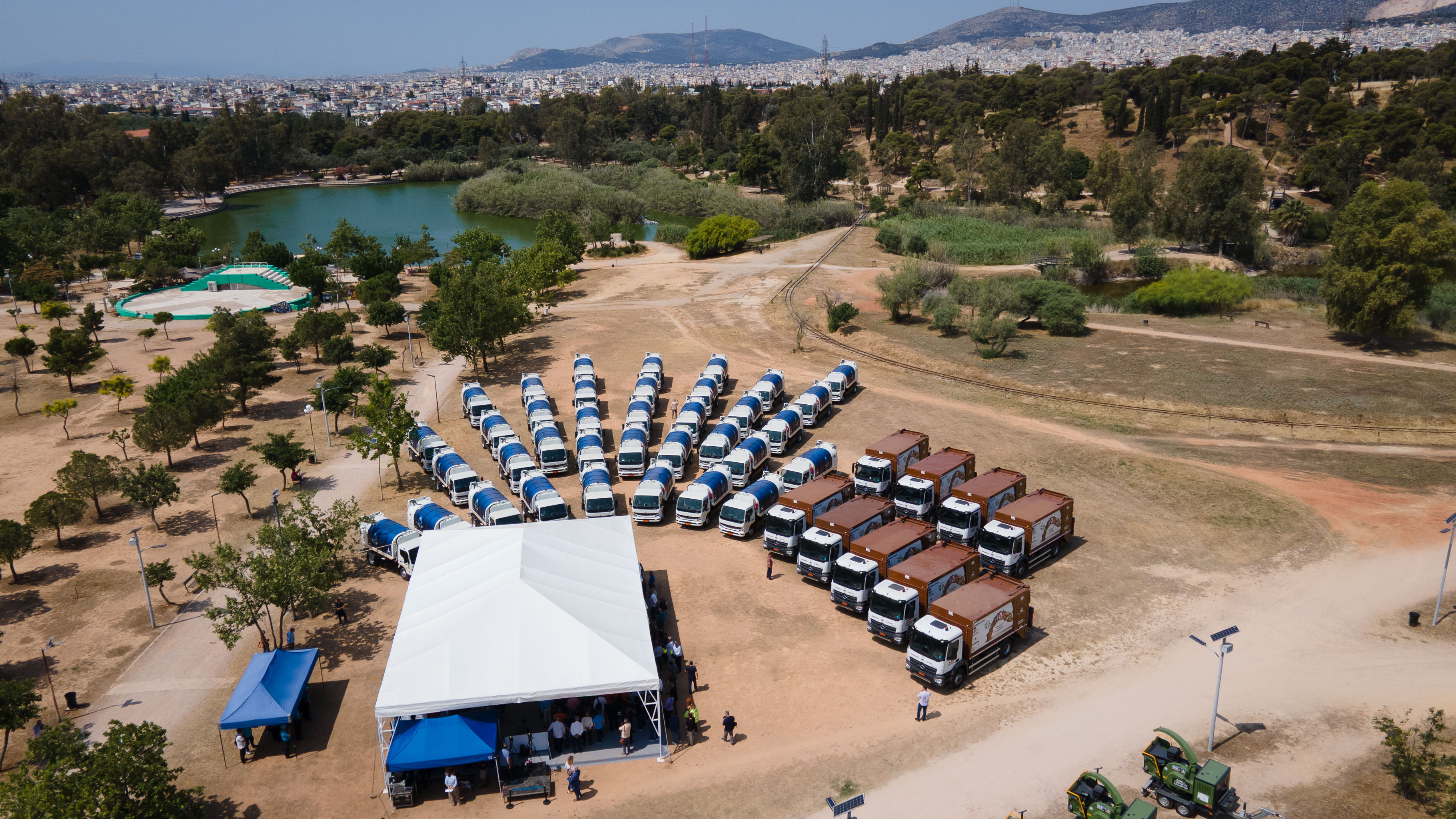 Παραλαβή απορριμματοφόρων για βιοαπόβλητα 