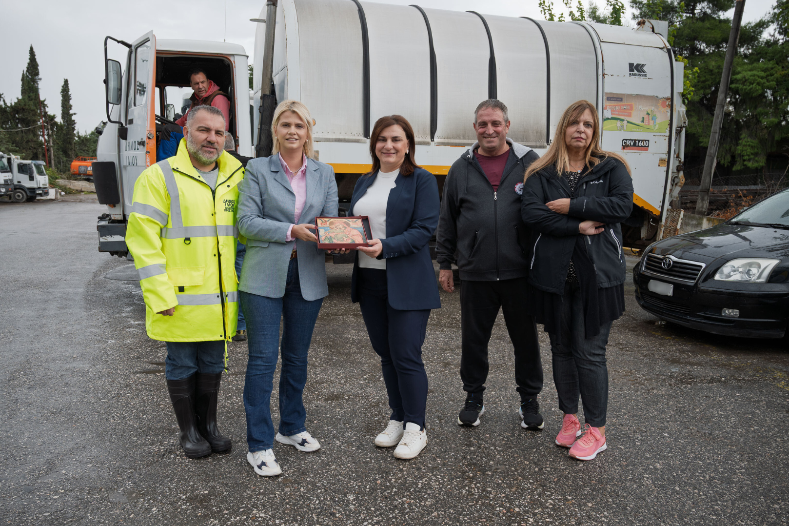 Ο Δήμος Ιλίου στηρίζει τον Δήμο Αμφίκλειας - Ελάτειας με την παραχώρηση απορριμματοφόρου οχήματος