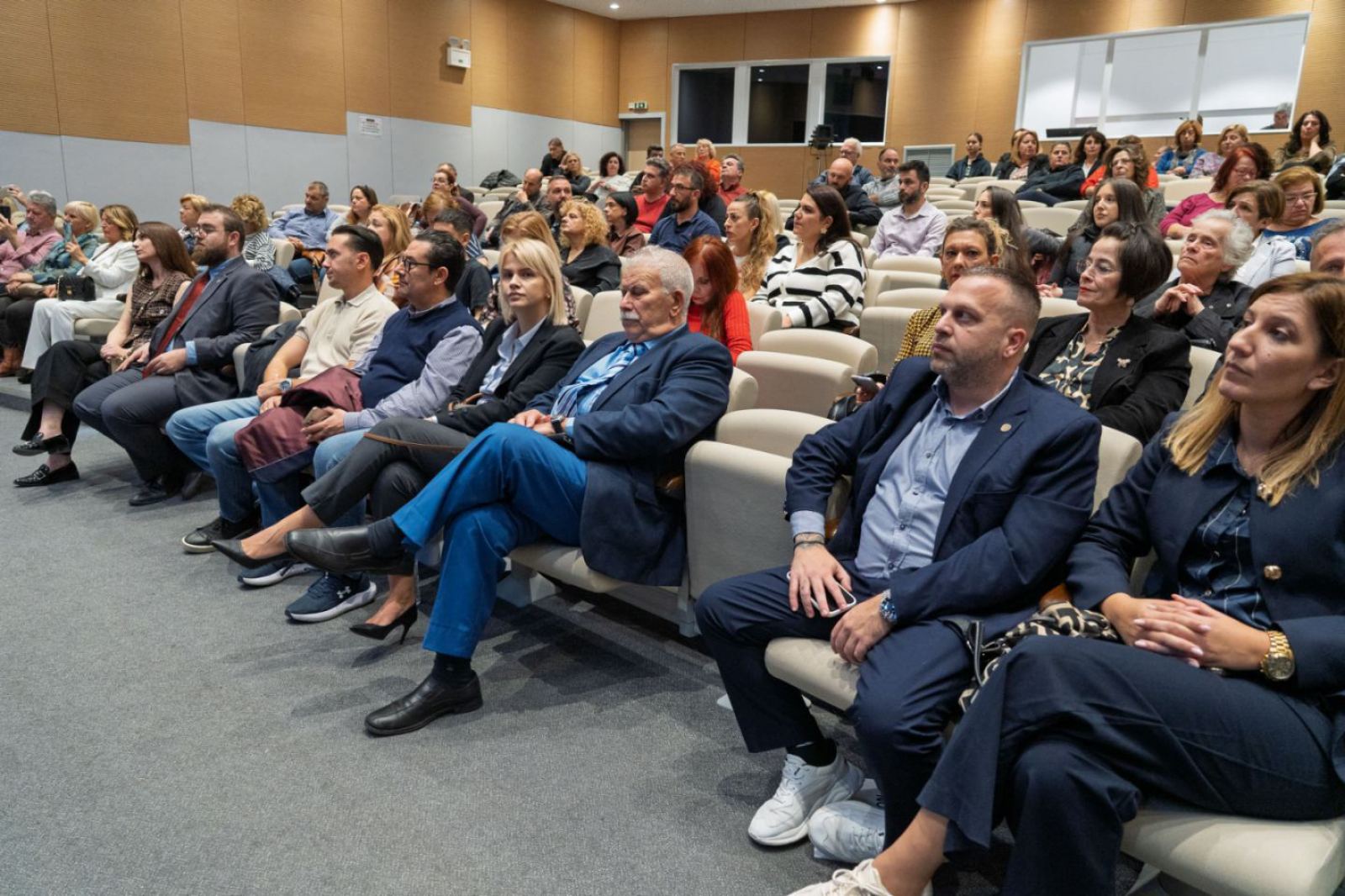 Με επιτυχία ολοκληρώθηκε η ημερίδα για την εγκληματικότητα και την παιδική παραβατικότητα στον Δήμο Ιλίου