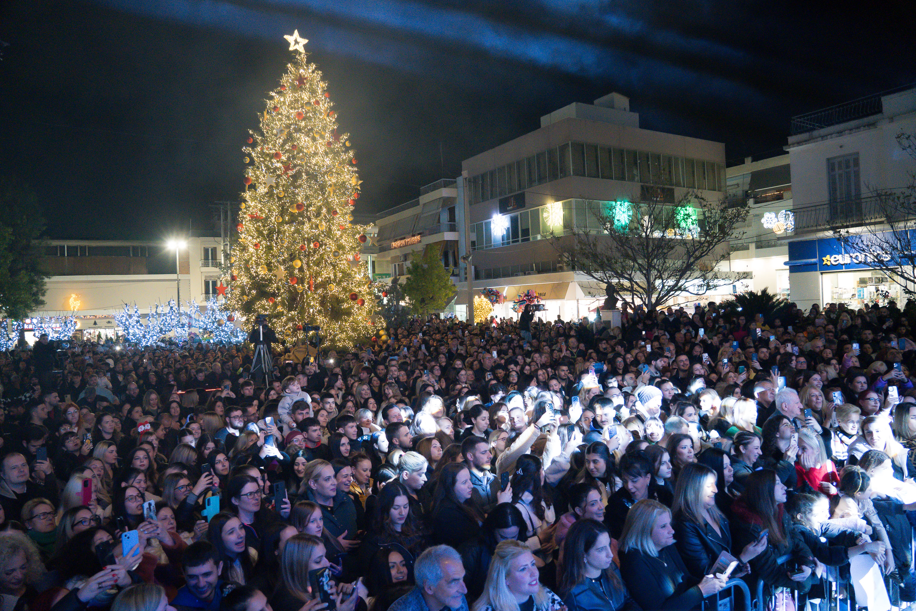 Φωταγώγηση Χριστουγεννιάτικου Δέντρου & Επίσημη έναρξη της «Μαγικής Πόλης» 2025