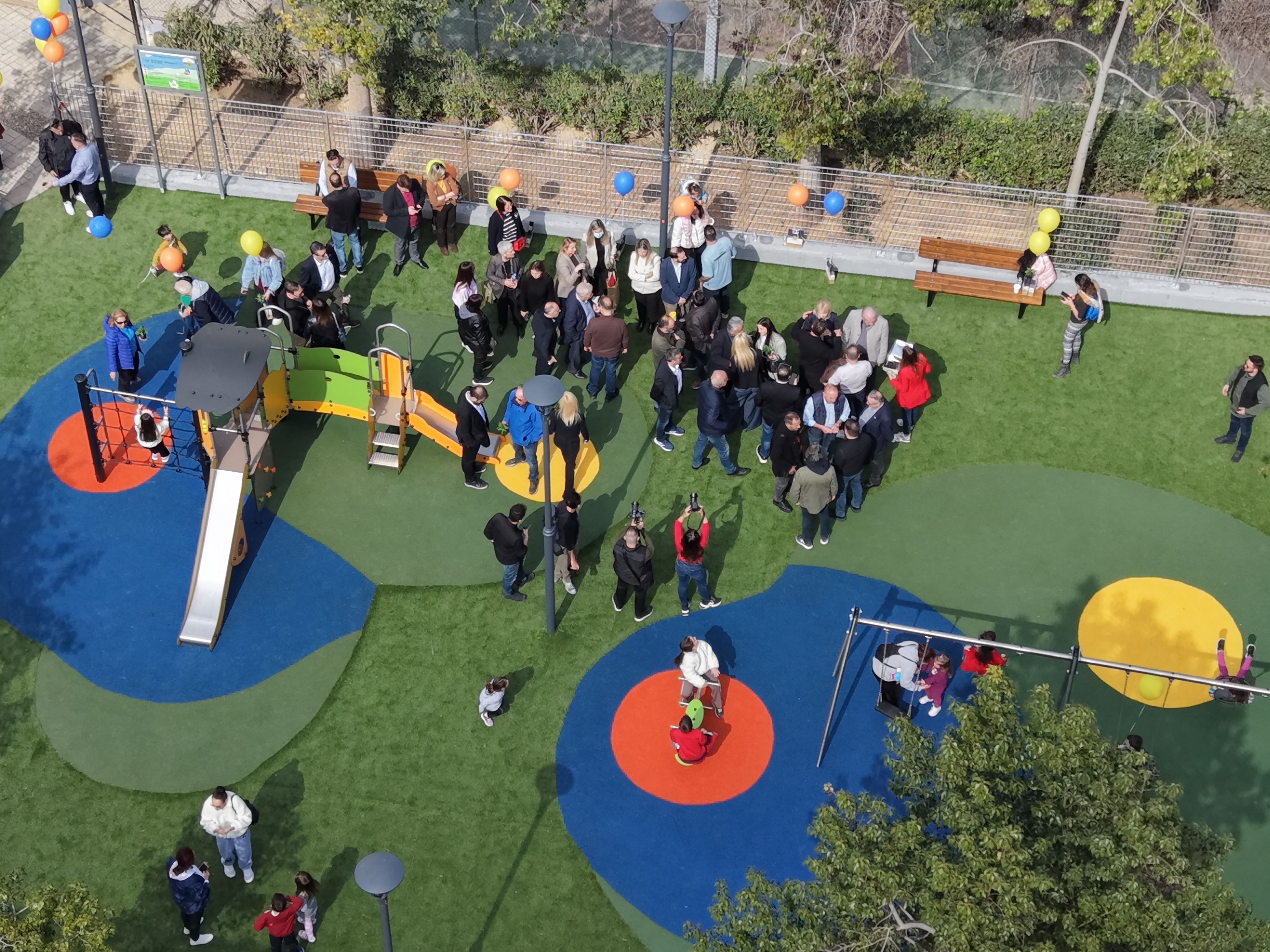 Εγκαινιάστηκαν δύο νέες παιδικές χαρές στο Ίλιον