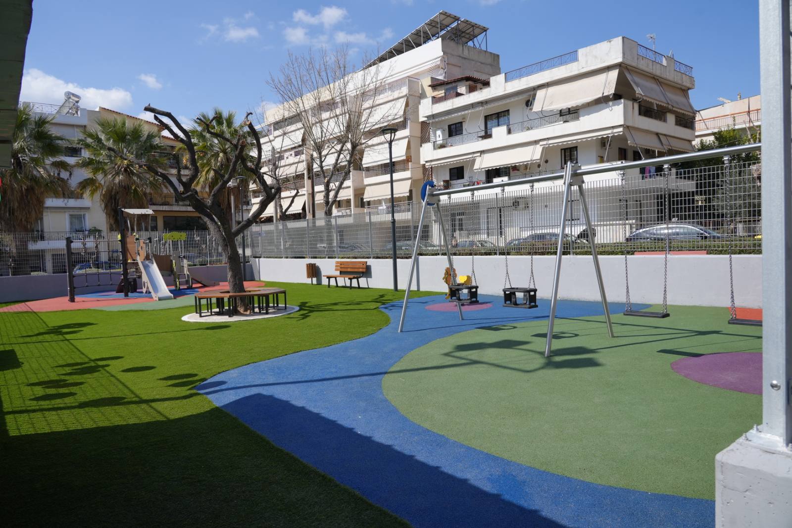 Εγκαινιάστηκαν δύο νέες παιδικές χαρές στο Ίλιον