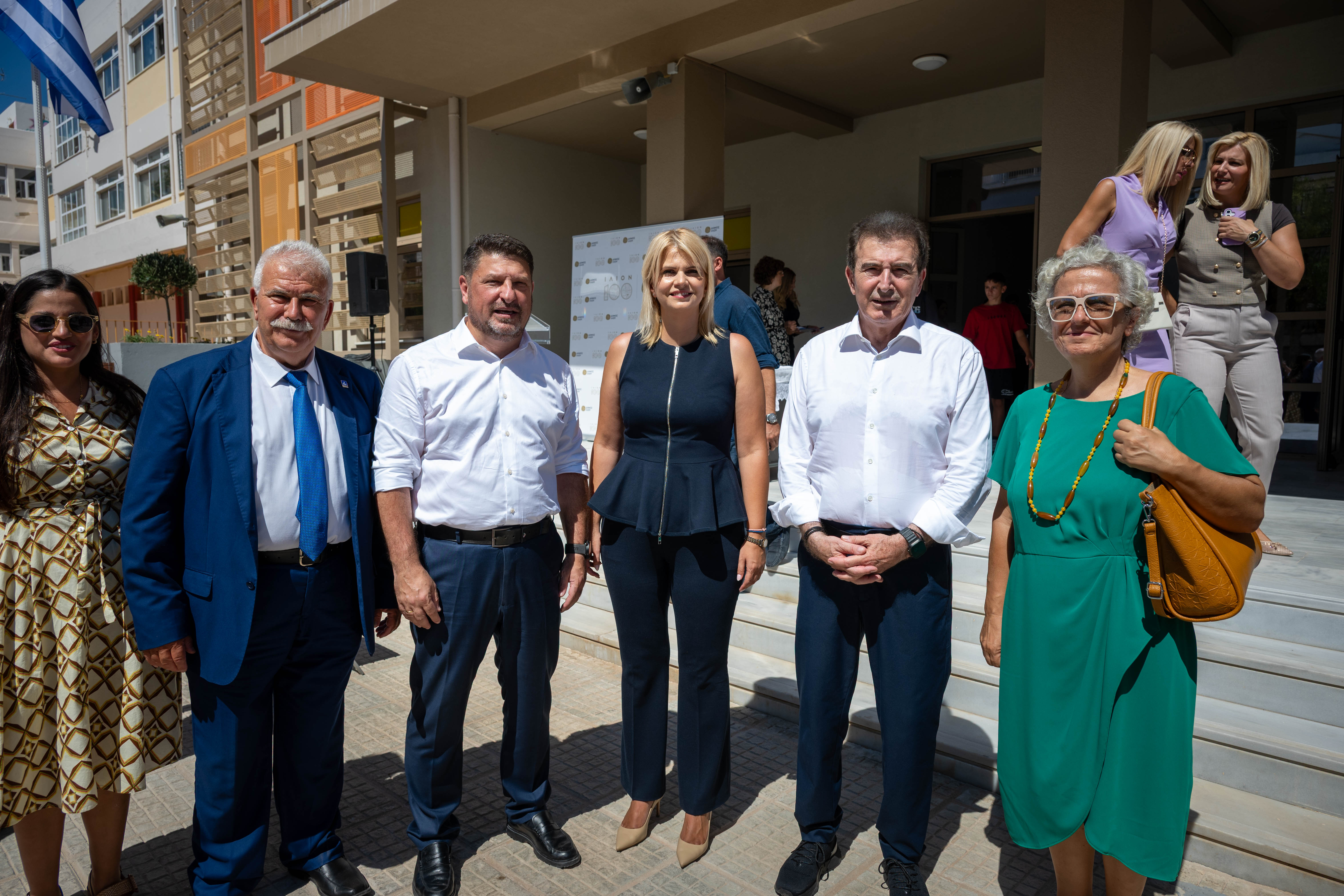 Με νέο σχολικό κτίριο και αναβαθμισμένες υποδομές ξεκίνησε η νέα σχολική χρονιά στον Δήμο Ιλίου
