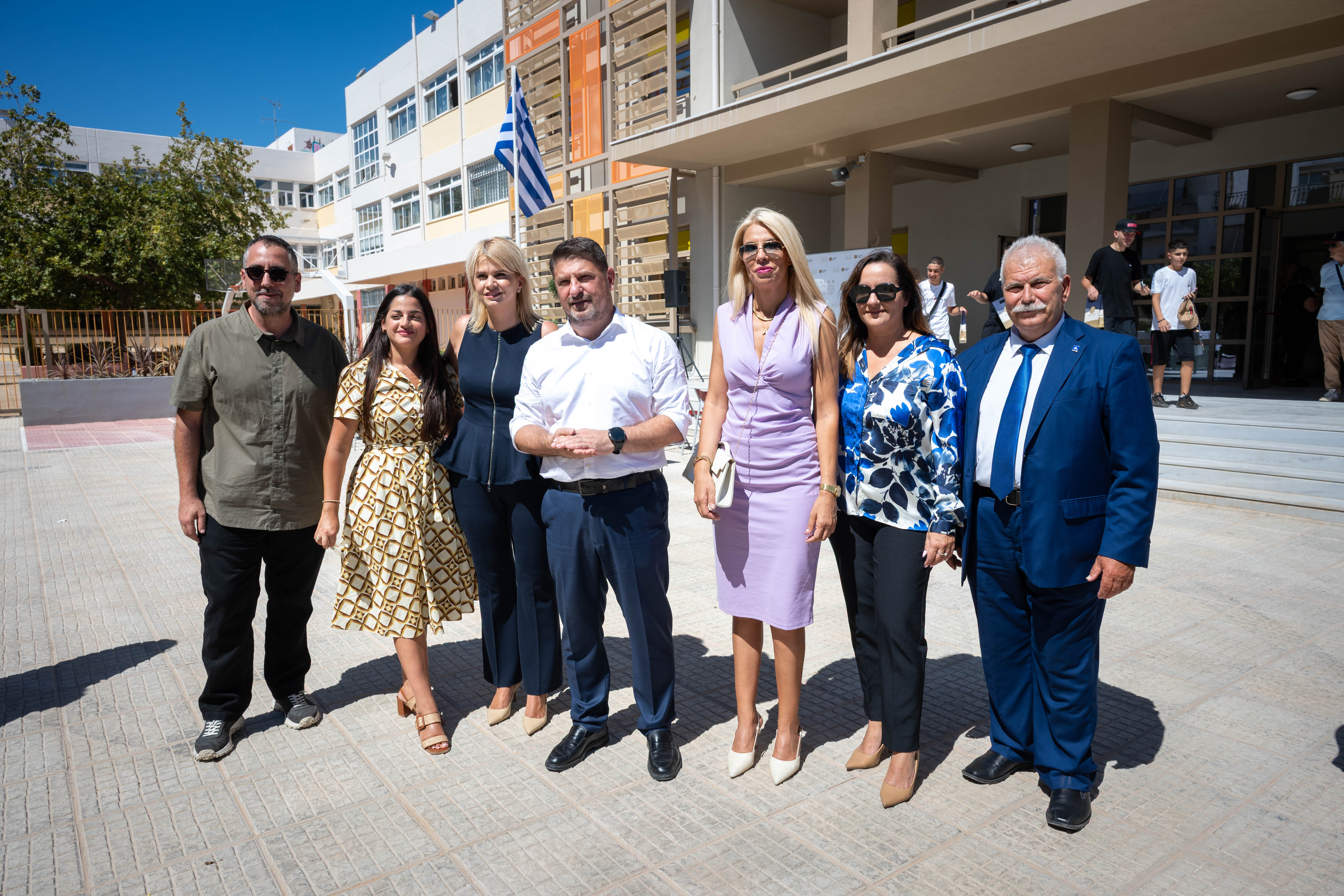 Με νέο σχολικό κτίριο και αναβαθμισμένες υποδομές ξεκίνησε η νέα σχολική χρονιά στον Δήμο Ιλίου